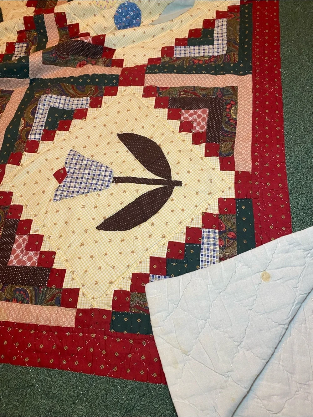 Vintage Patchwork Quilt floral pattern in Multi-color design Queen/Full 1993